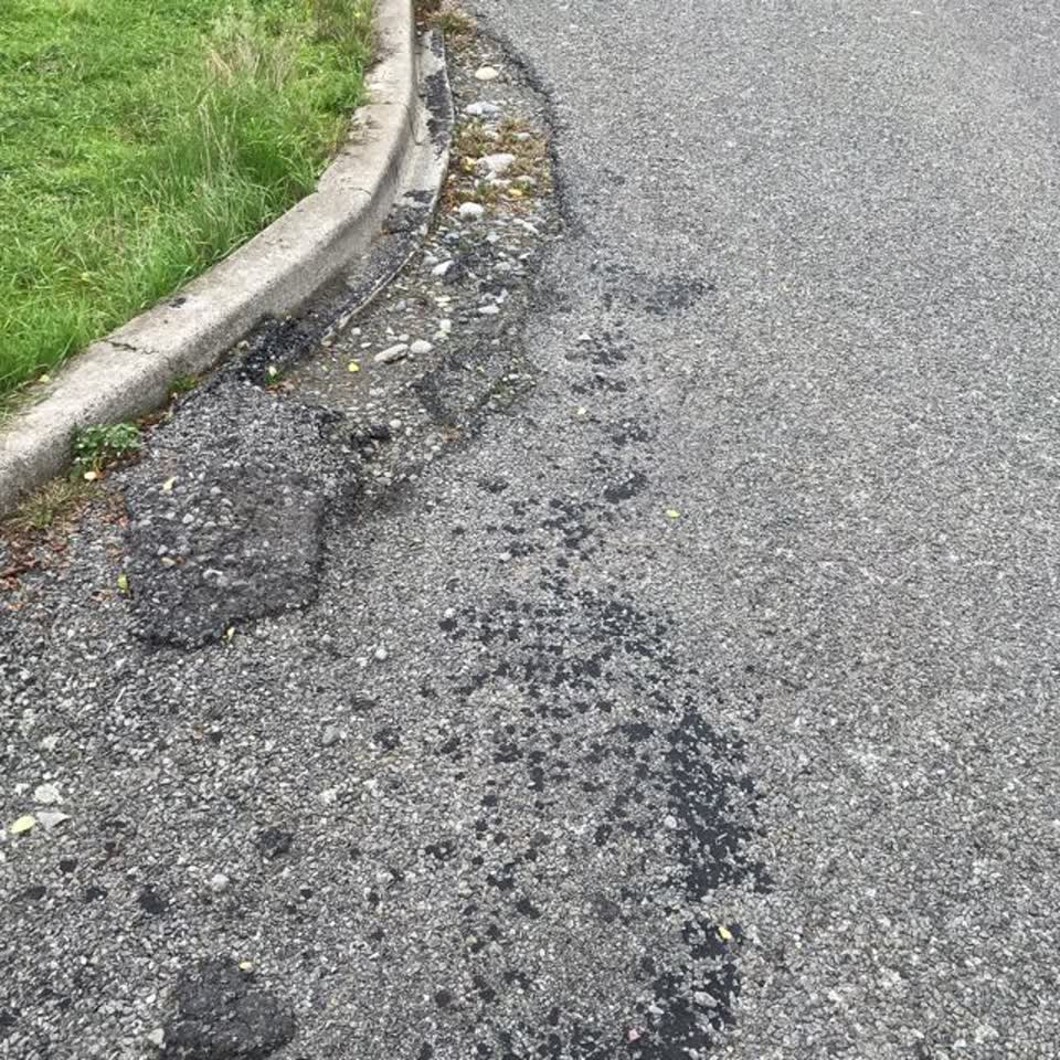 The photograph attached to this roading/streets report