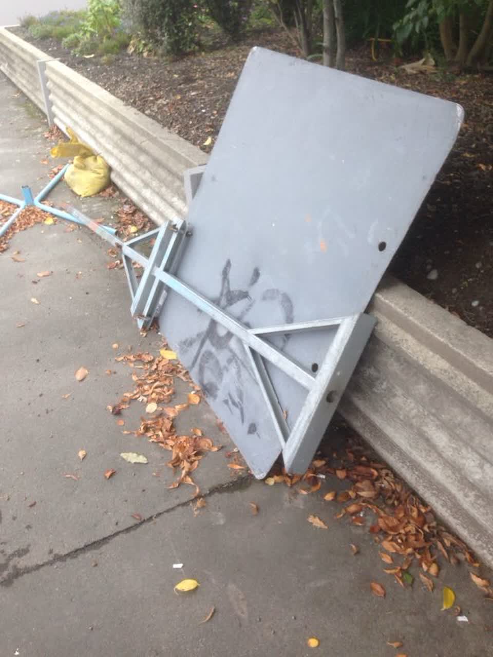 The photograph attached to this roading/streets report