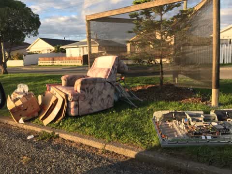 Rubbish/Recycling, a report photo