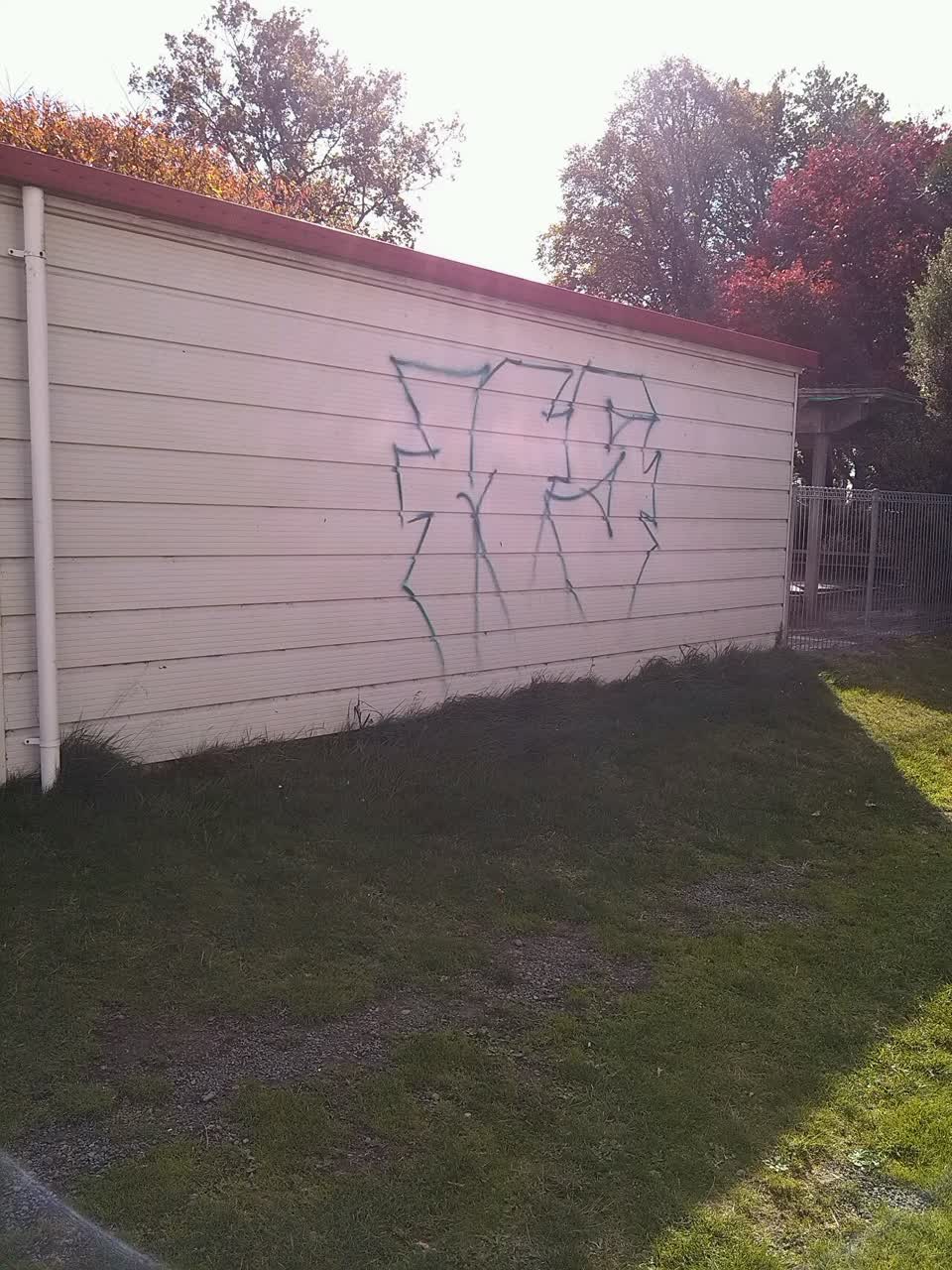 The photograph attached to this graffiti report