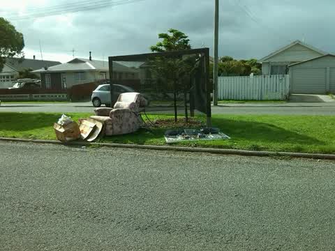 Rubbish/Recycling, a report photo