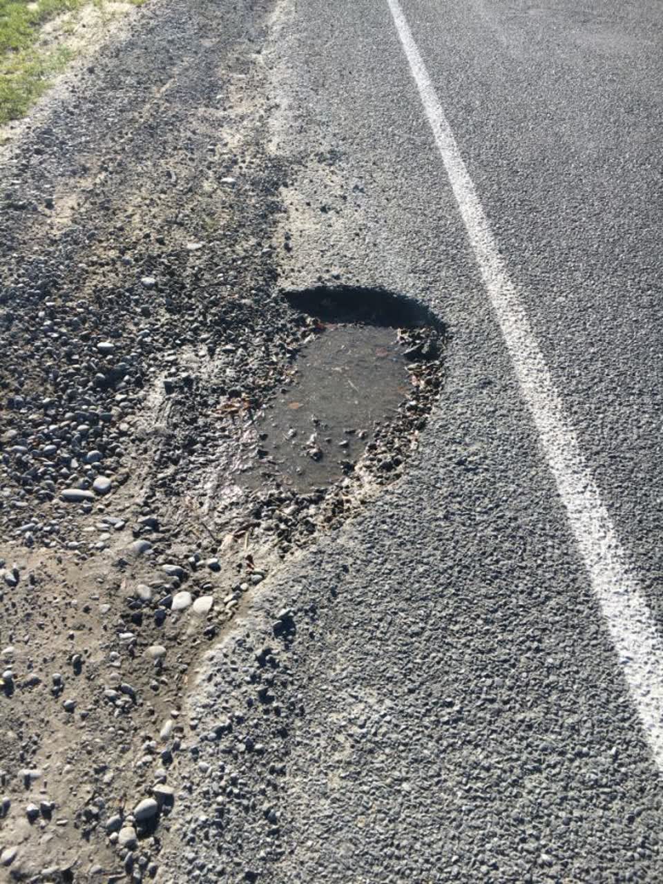 The photograph attached to this roading/streets report