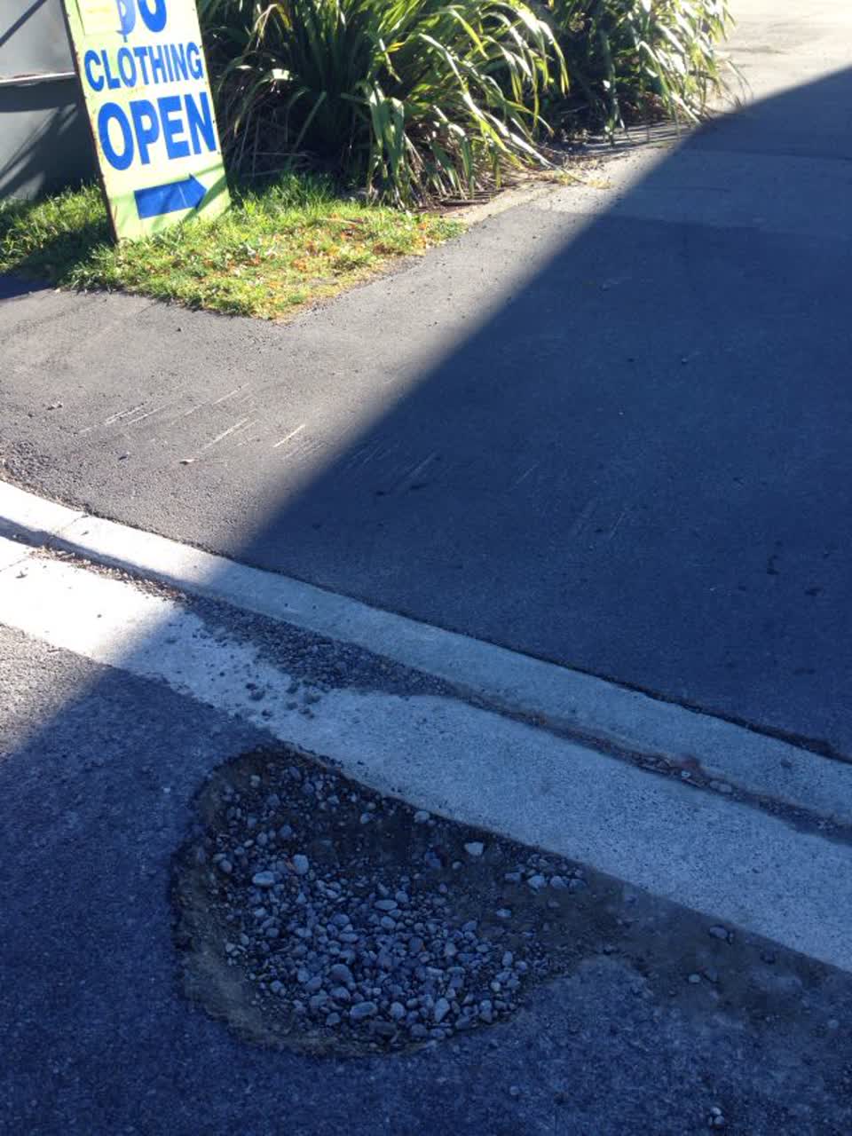 The photograph attached to this roading/streets report