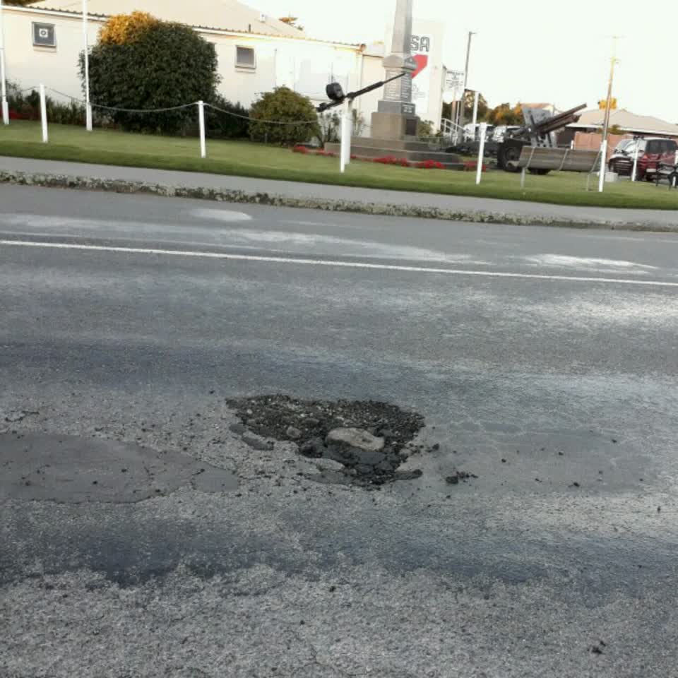 The photograph attached to this roading/streets report