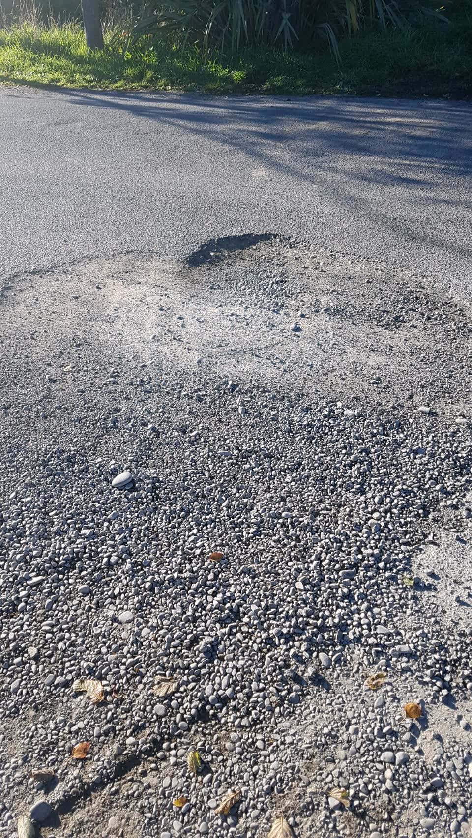 The photograph attached to this roading/streets report