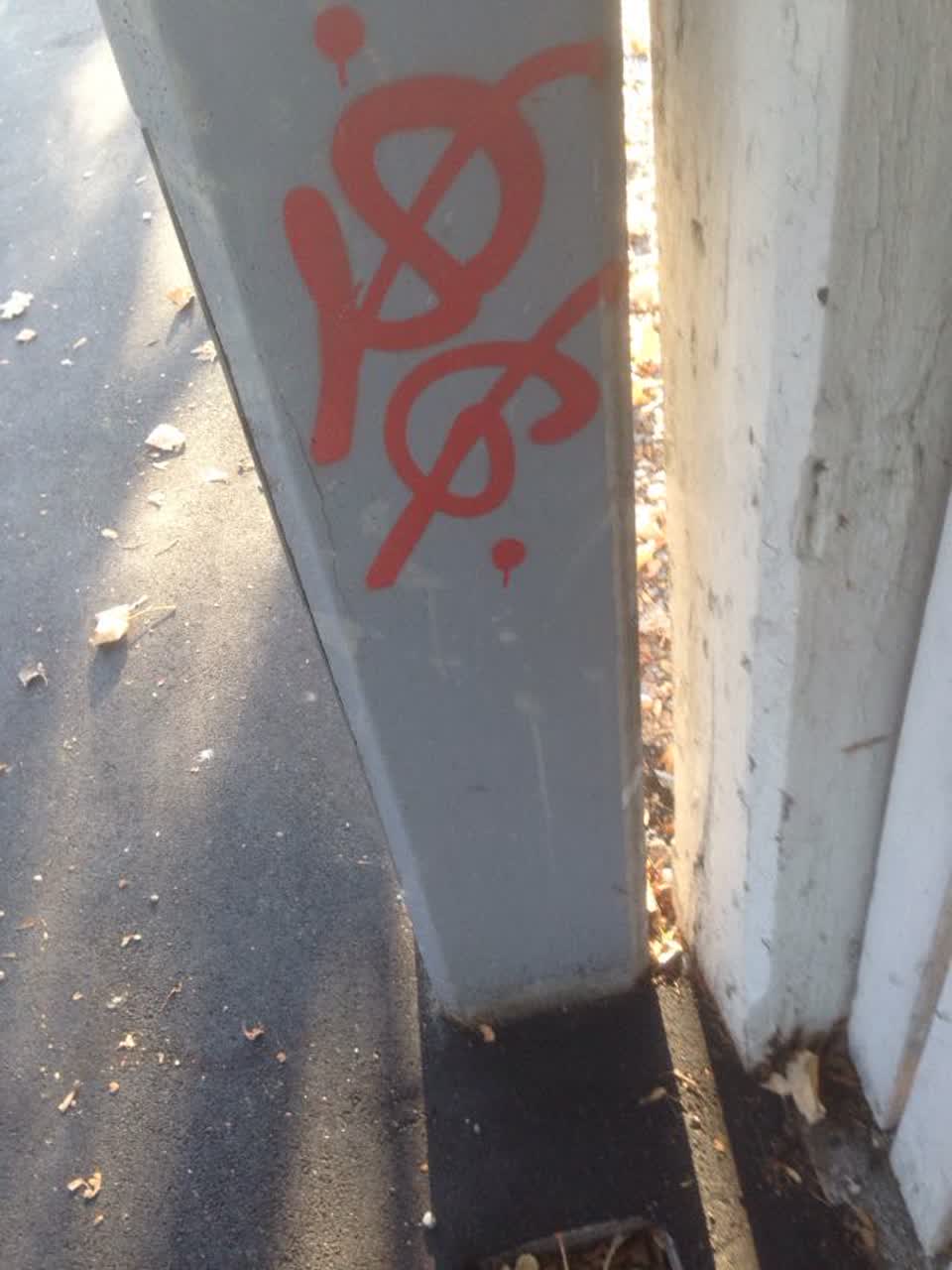 The photograph attached to this graffiti report