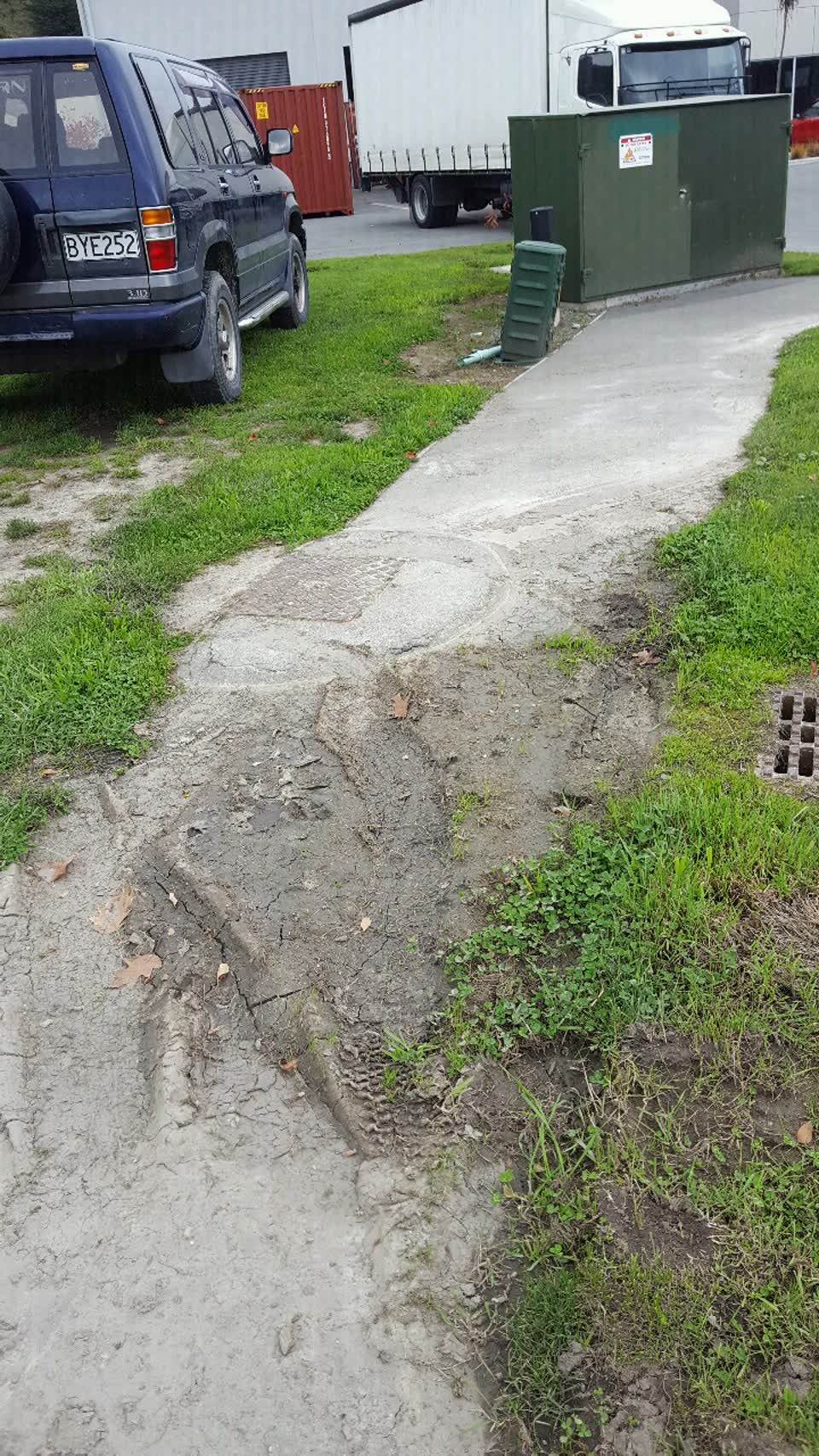 The photograph attached to this roading/streets report
