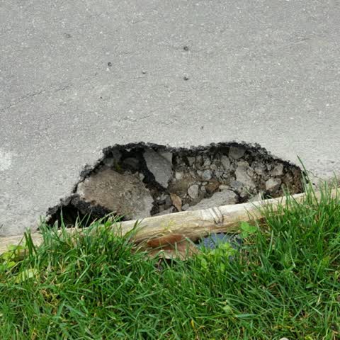 Roading/Streets, a report photo