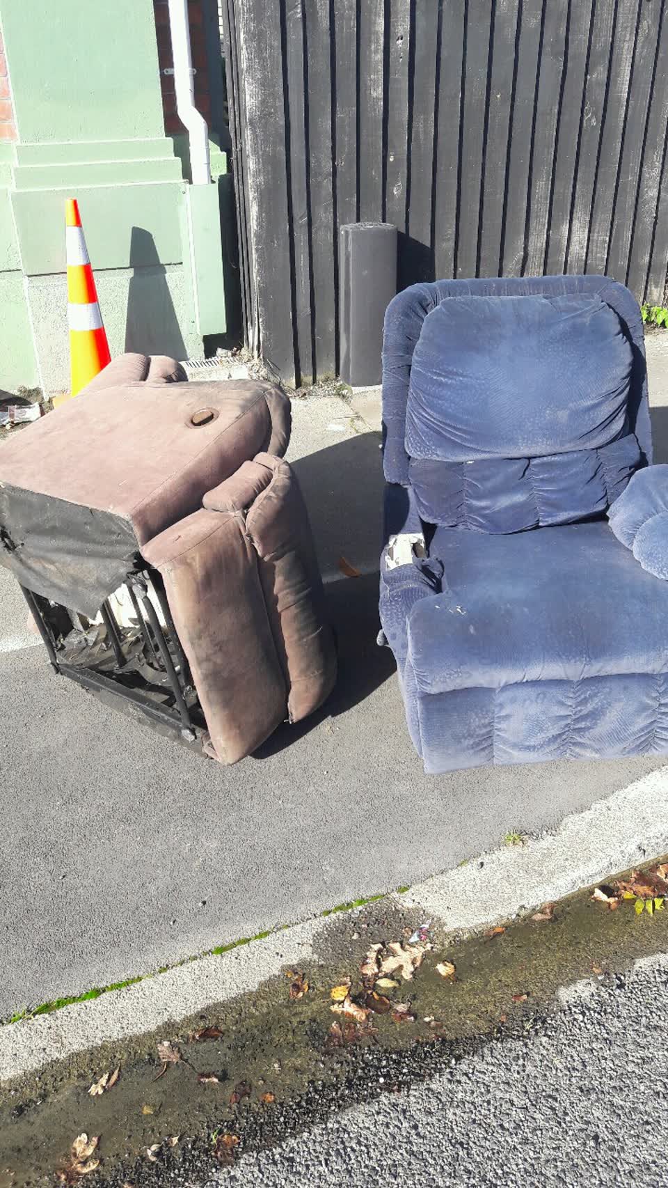 The photograph attached to this rubbish/recycling report