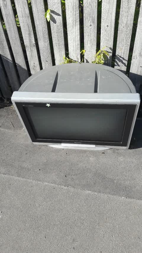 Rubbish/Recycling, a report photo
