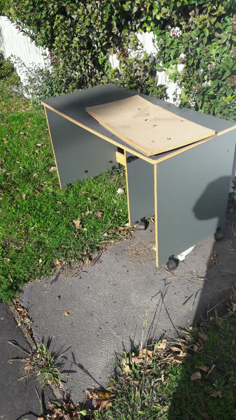 Rubbish/Recycling, a report photo
