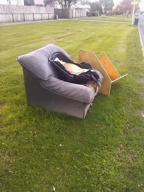 Rubbish/Recycling, a report photo