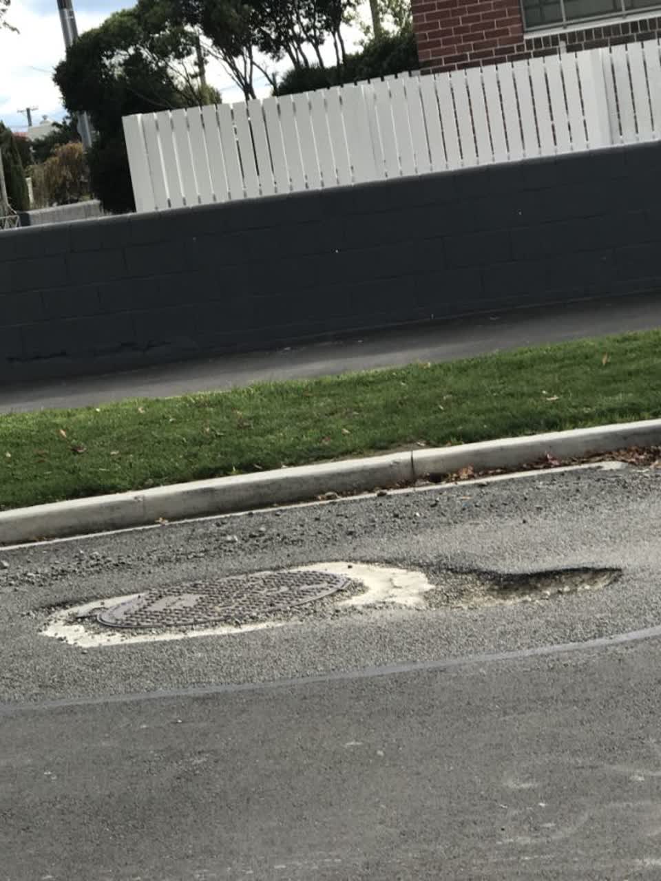 The photograph attached to this roading/streets report