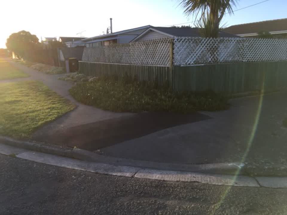 The photograph attached to this roading/streets report