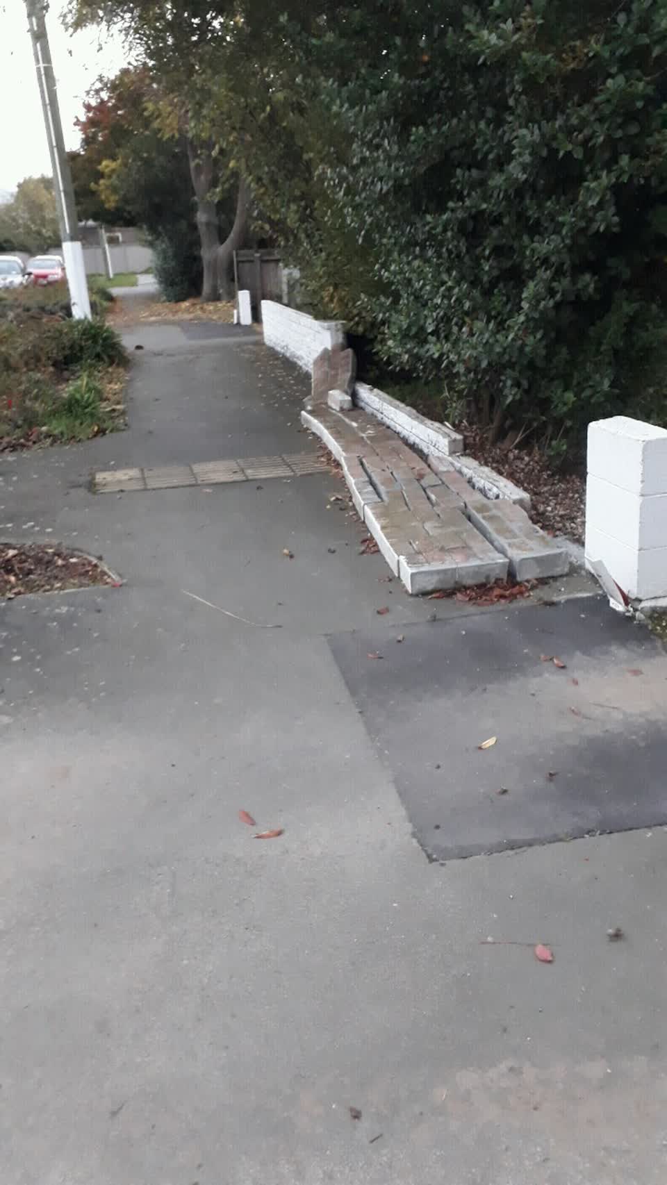 The photograph attached to this roading/streets report