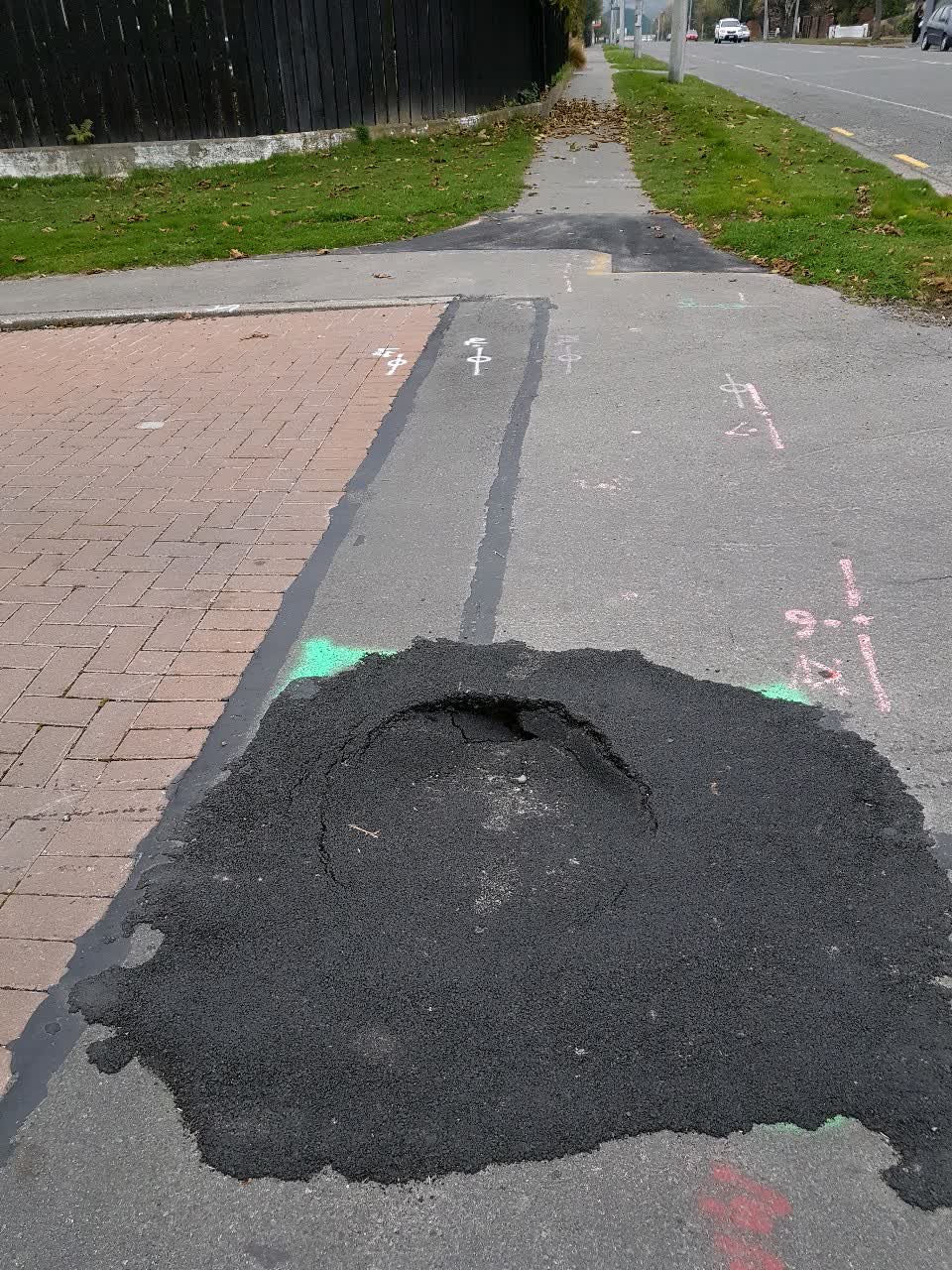 The photograph attached to this roading/streets report