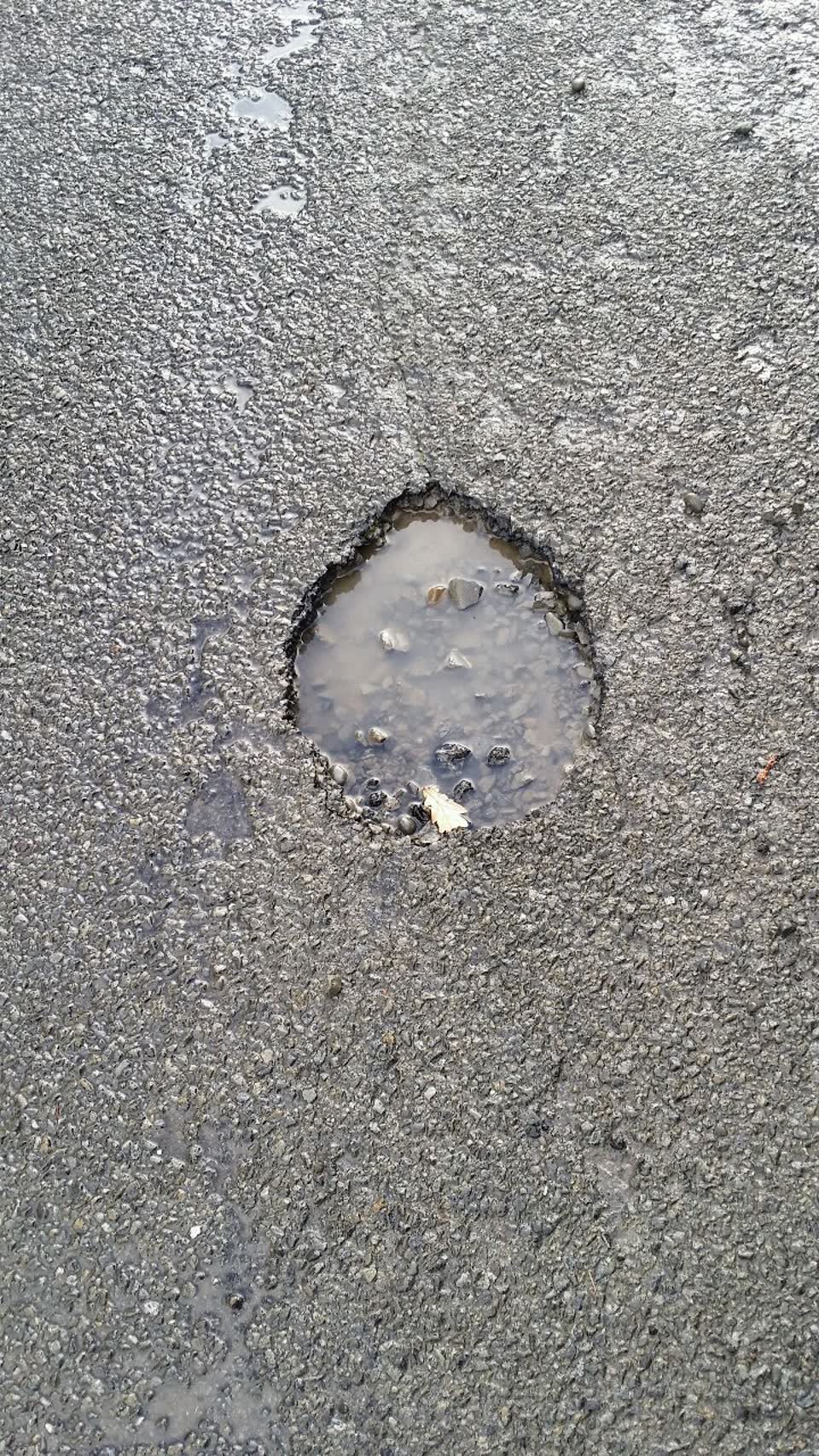 The photograph attached to this roading/streets report