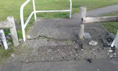 Roading/Streets, a report photo