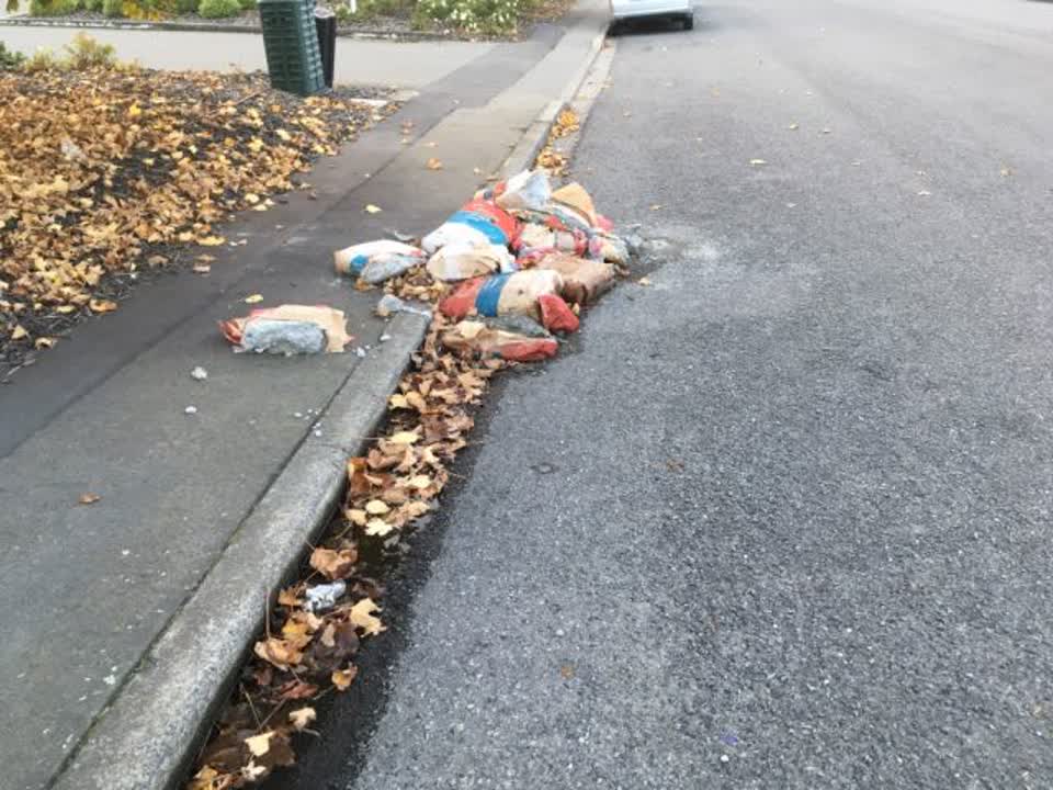 The photograph attached to this roading/streets report