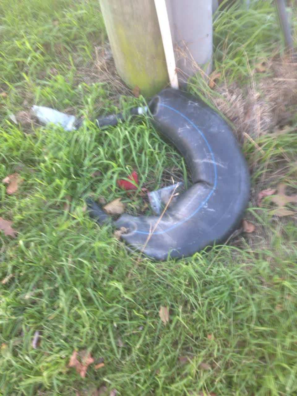 The photograph attached to this rubbish/recycling report