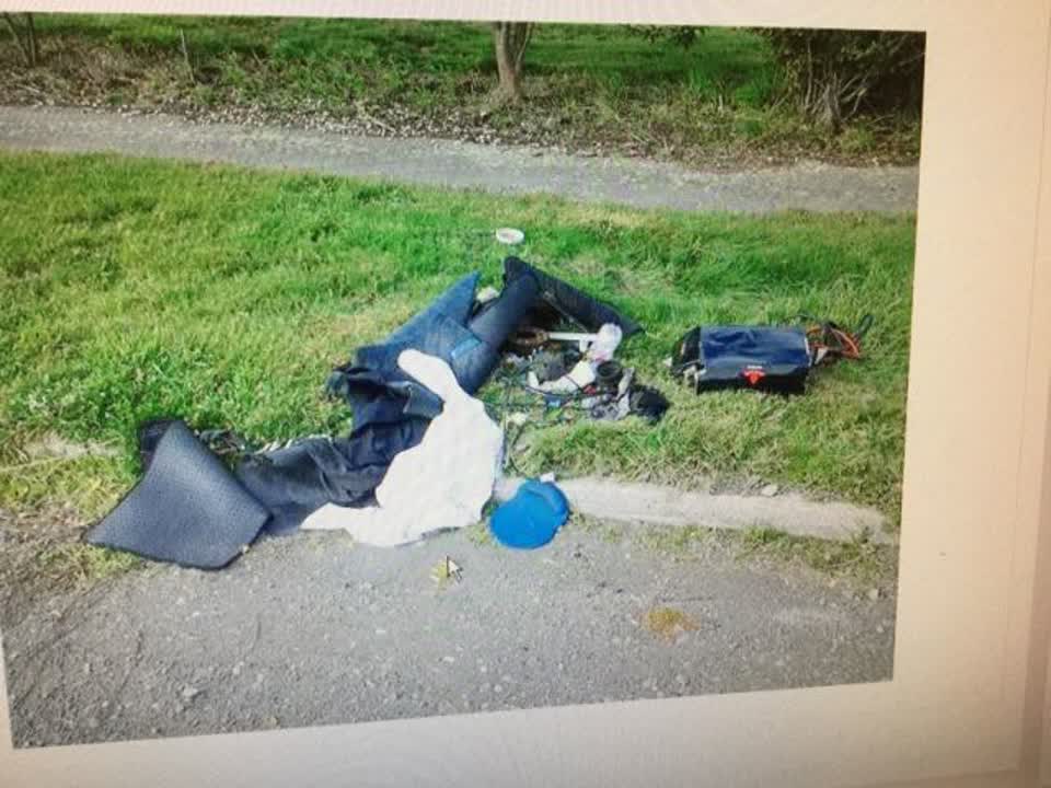 The photograph attached to this rubbish/recycling report