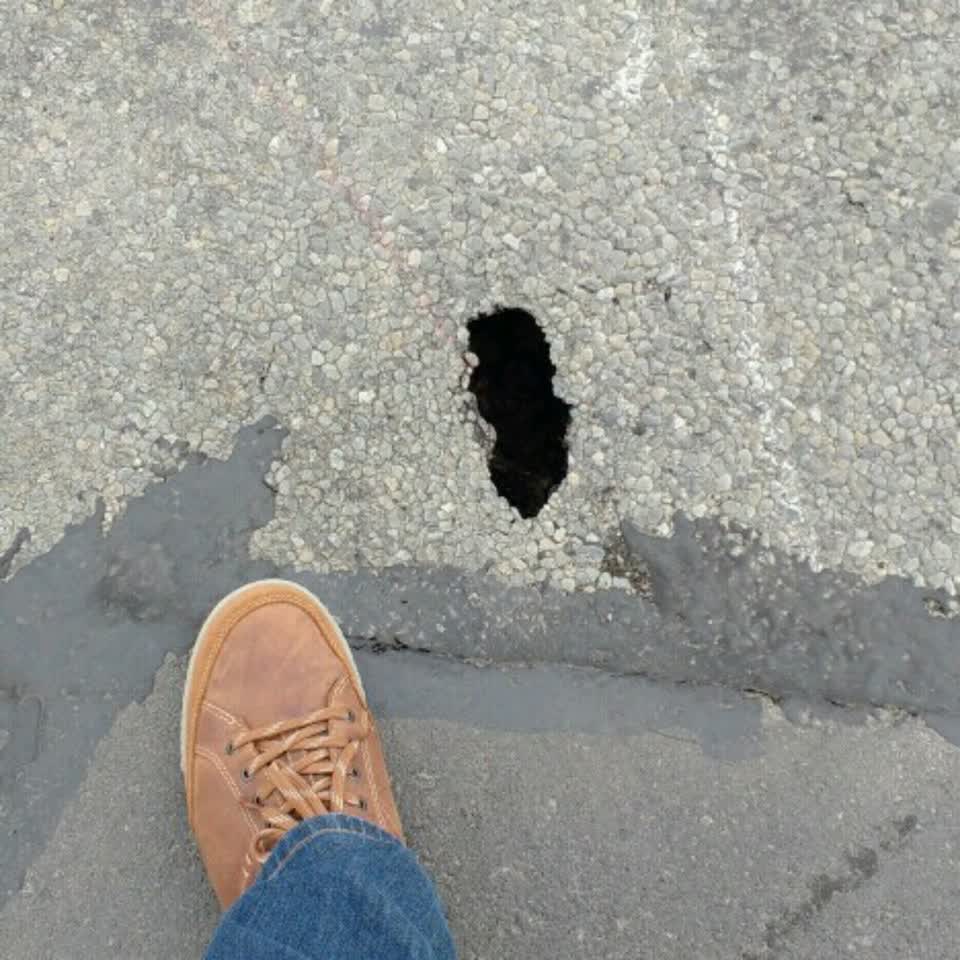 The photograph attached to this roading/streets report
