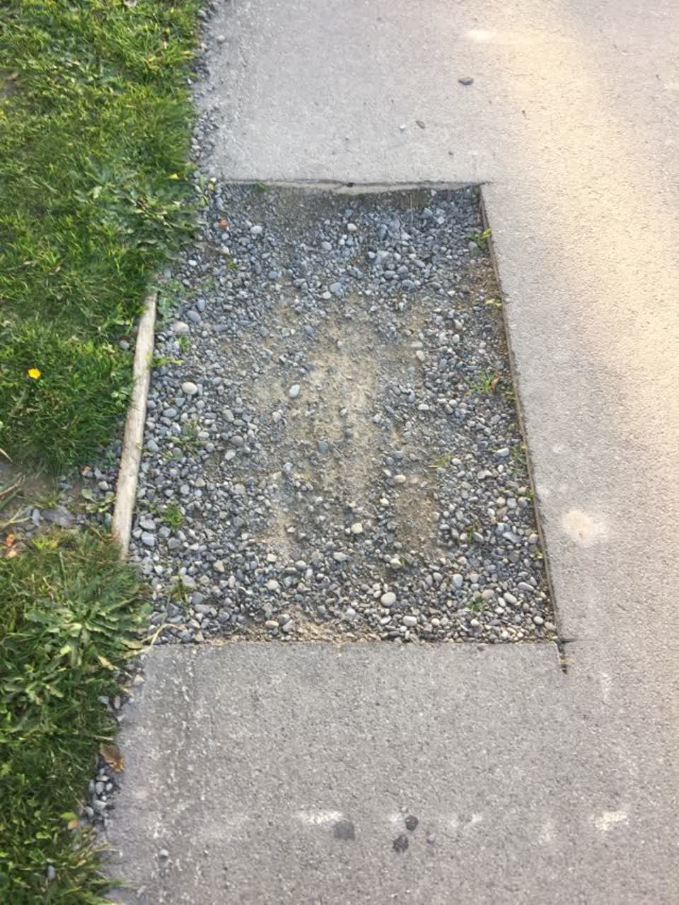 The photograph attached to this roading/streets report
