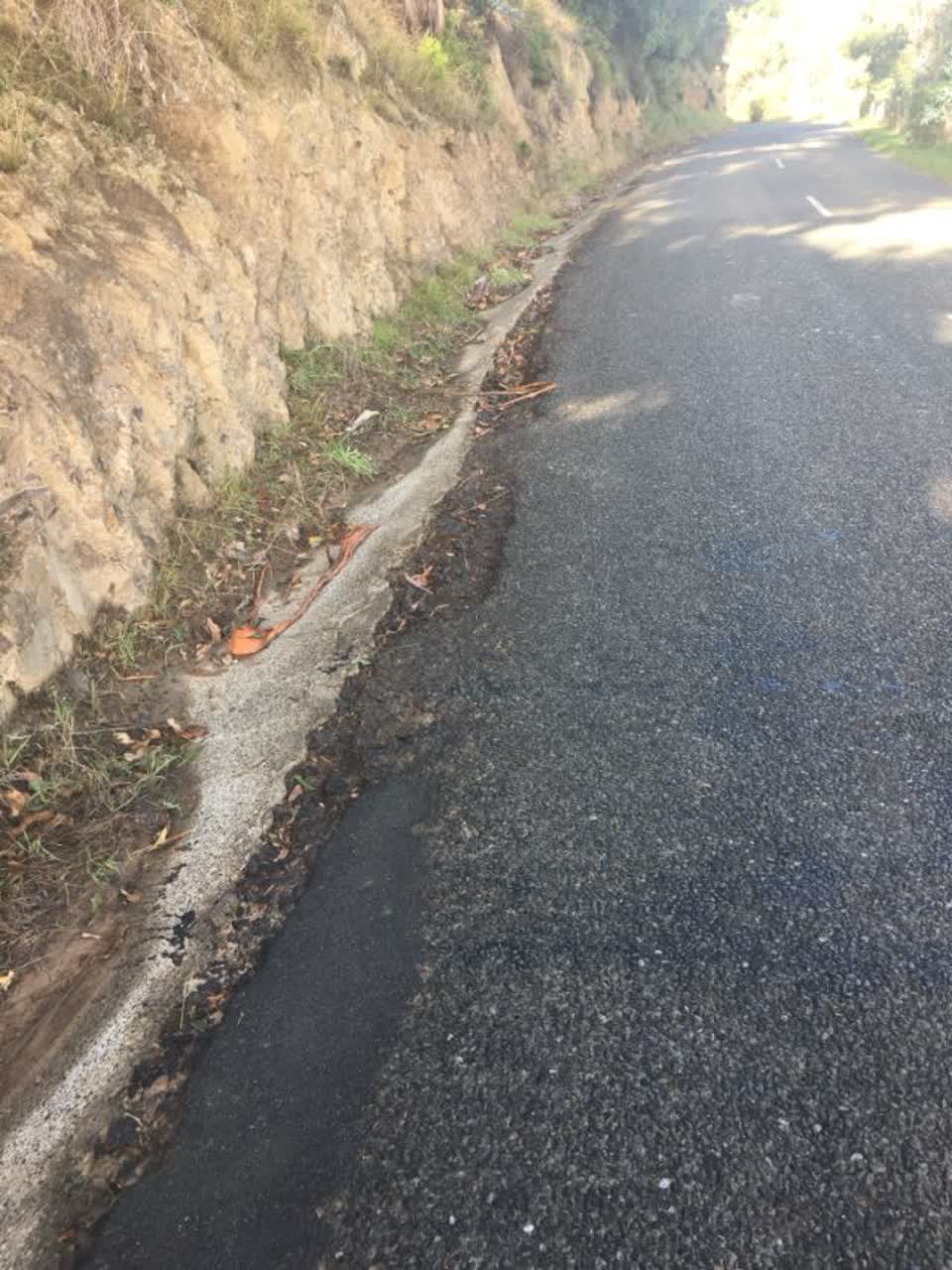 The photograph attached to this roading/streets report