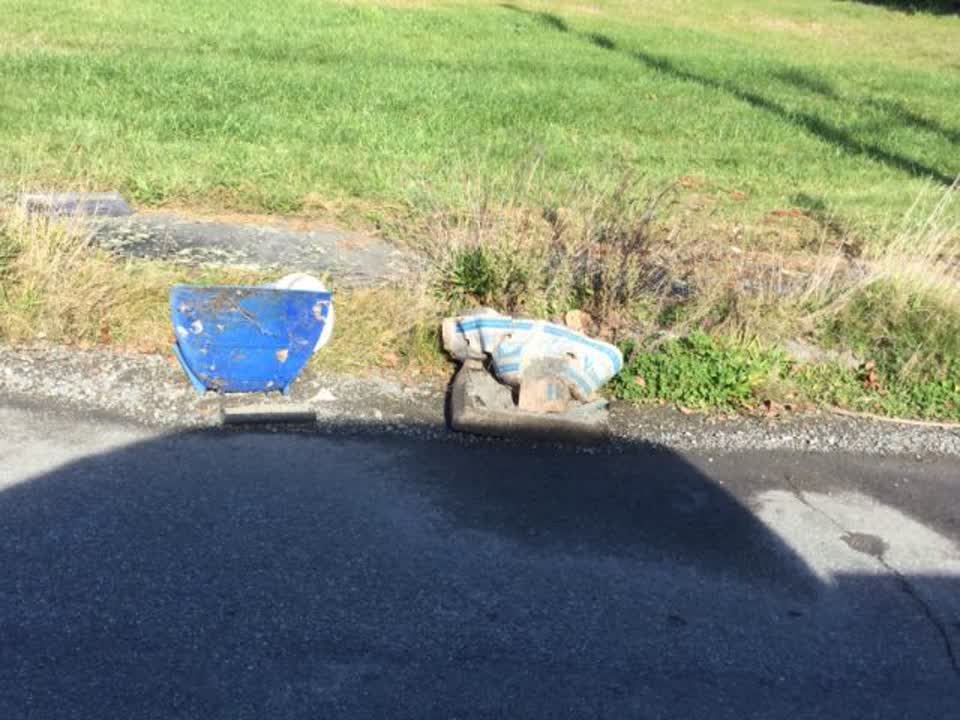 The photograph attached to this rubbish/recycling report