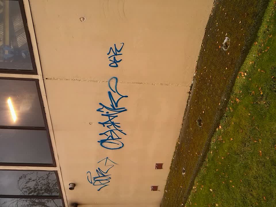 The photograph attached to this graffiti report