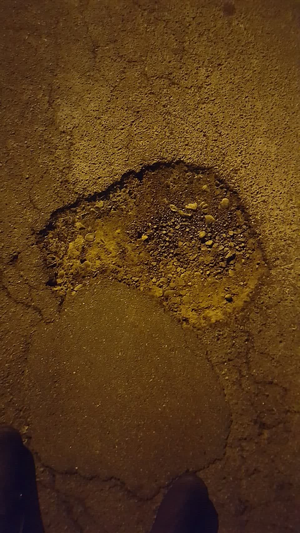 The photograph attached to this roading/streets report