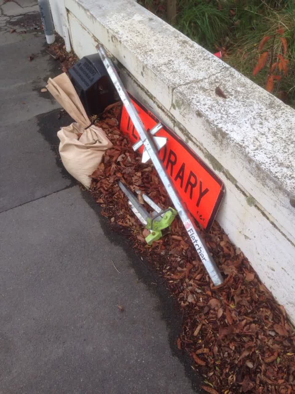The photograph attached to this roading/streets report