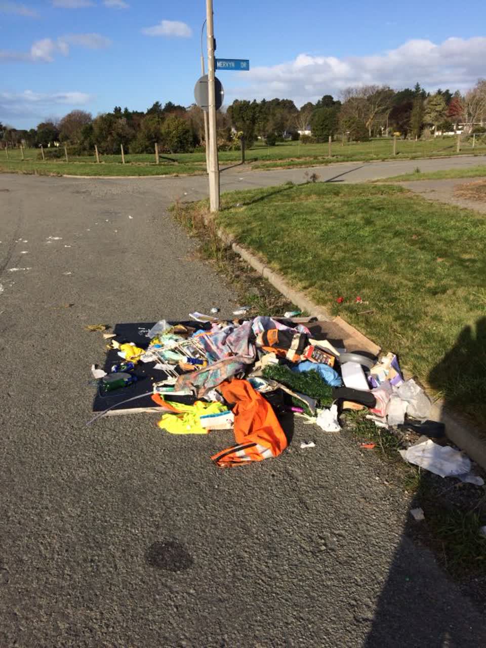 The photograph attached to this rubbish/recycling report
