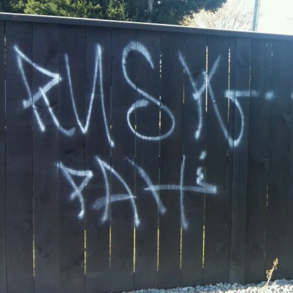 The photograph attached to this graffiti report