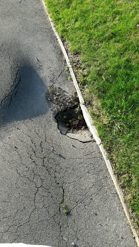 Roading/Streets, a report photo