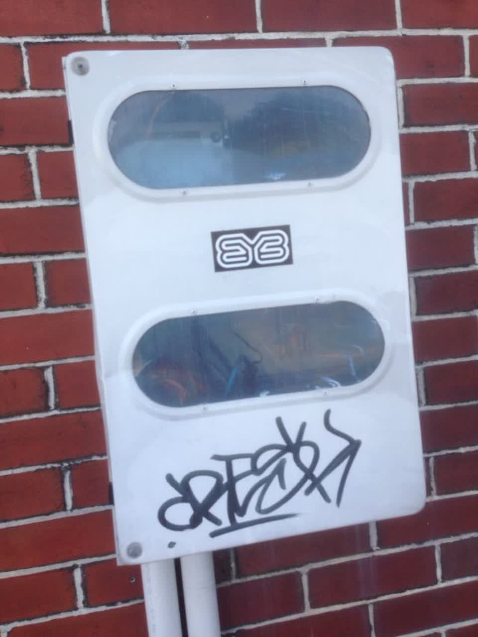 The photograph attached to this graffiti report