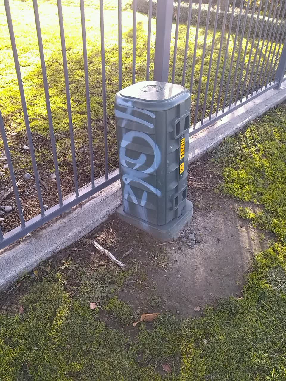 The photograph attached to this graffiti report