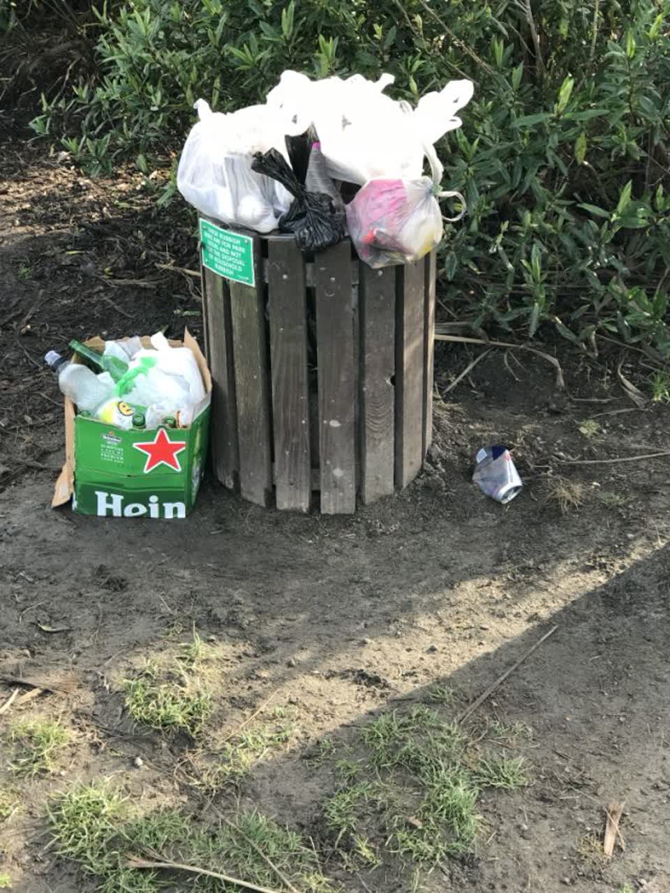 The photograph attached to this rubbish/recycling report