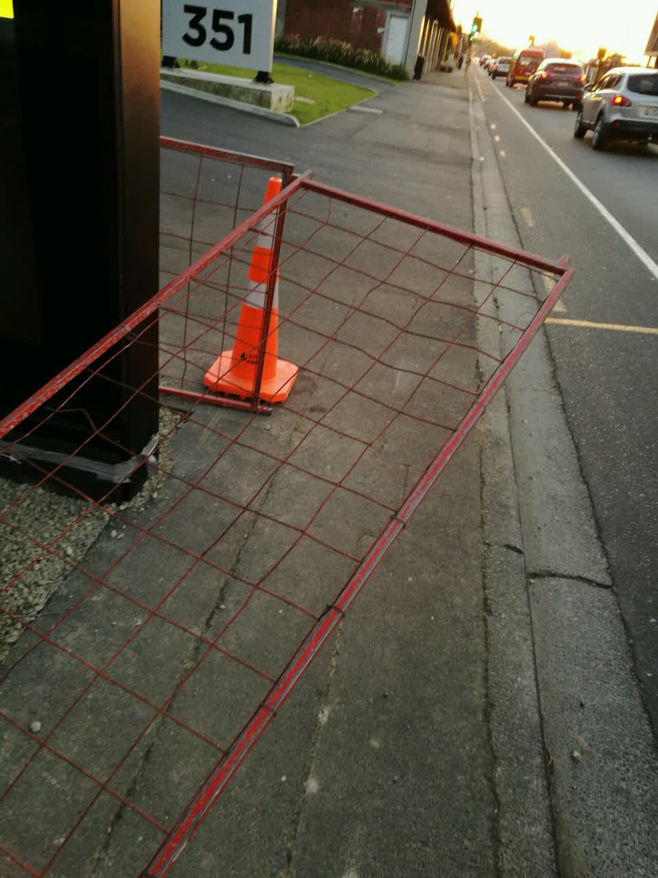 The photograph attached to this roading/streets report