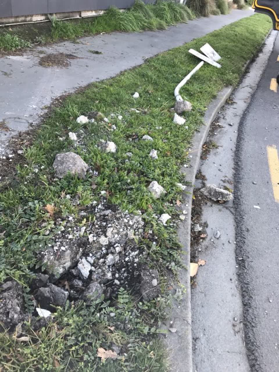 The photograph attached to this roading/streets report