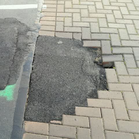 Roading/Streets, a report photo