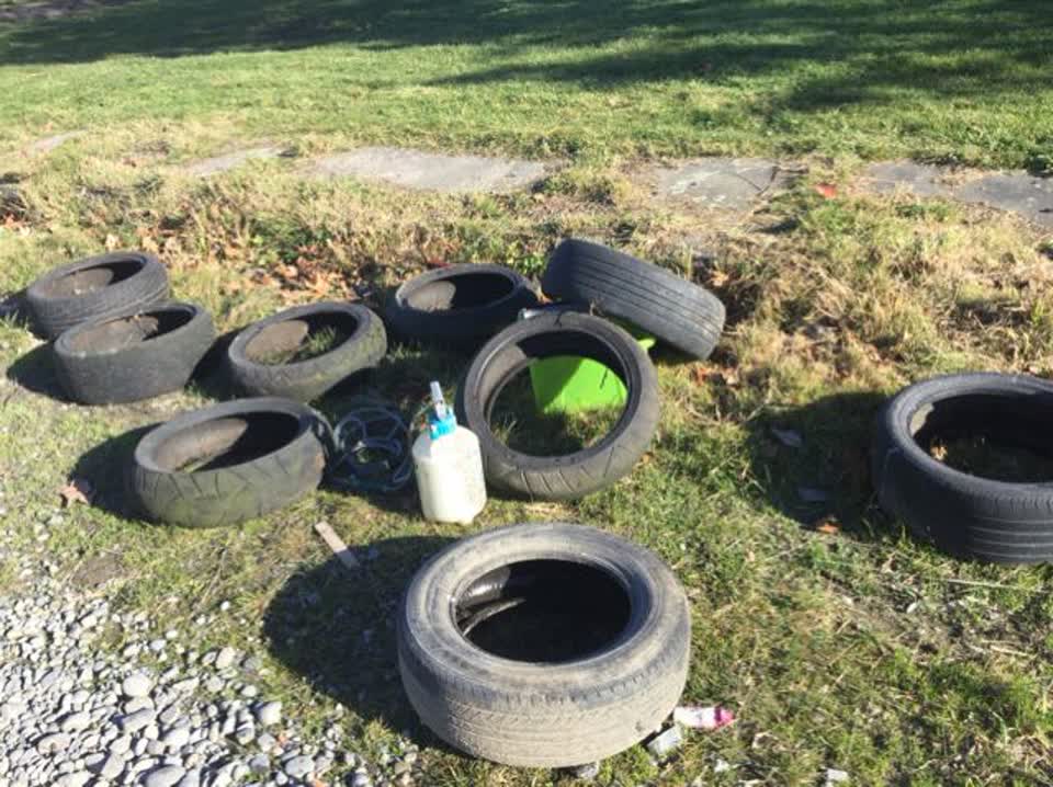 The photograph attached to this rubbish/recycling report