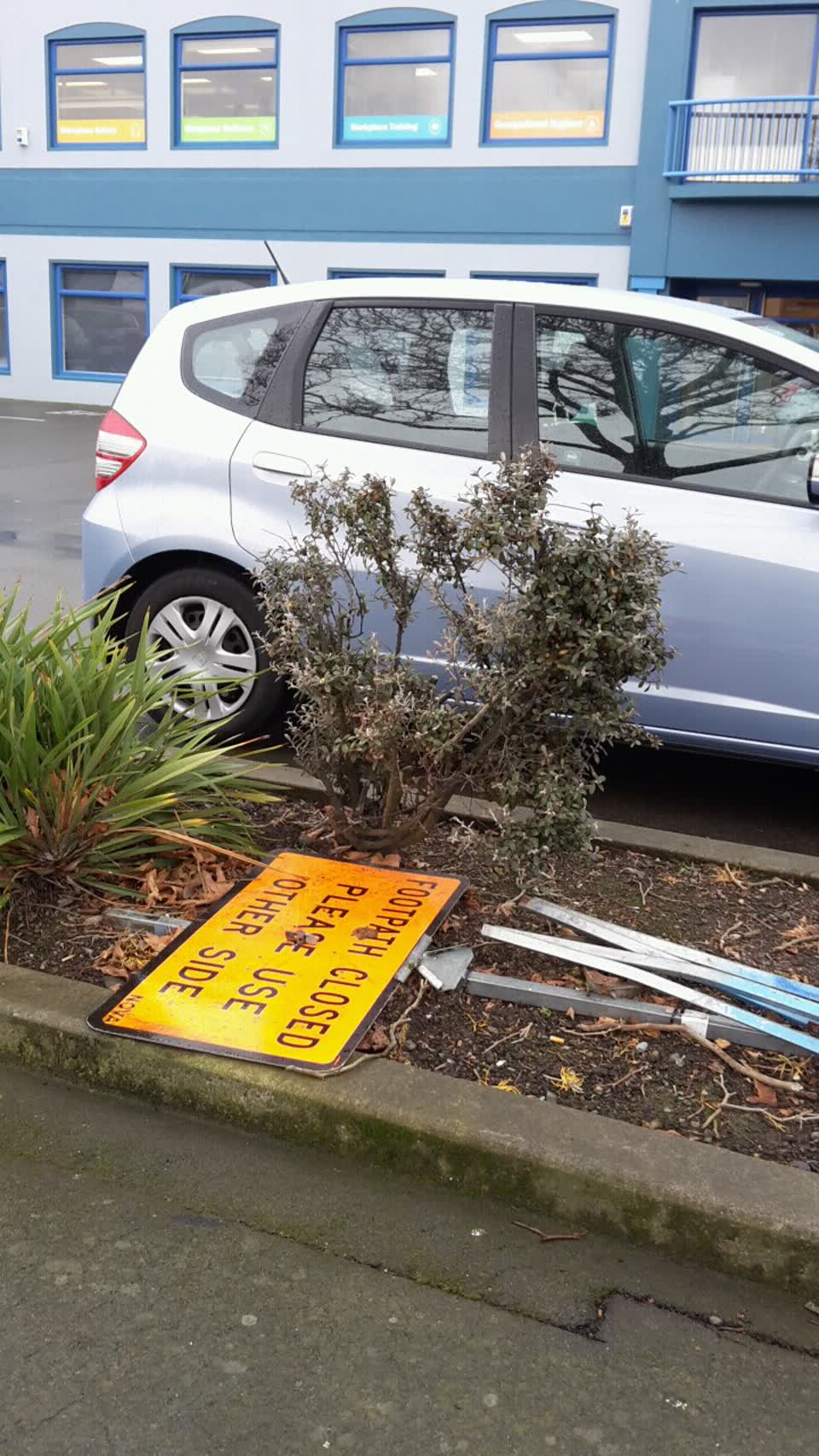 The photograph attached to this roading/streets report