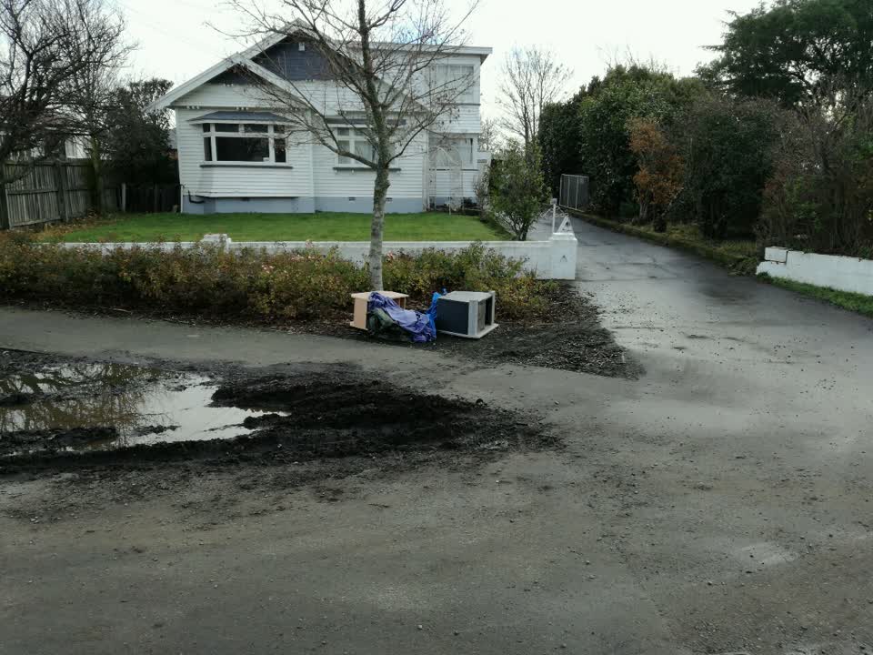 The photograph attached to this roading/streets report