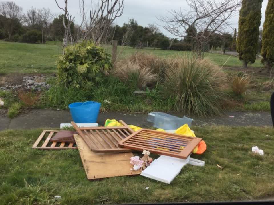 The photograph attached to this rubbish/recycling report