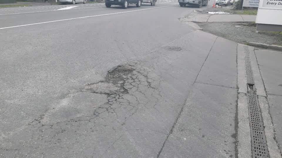 The photograph attached to this roading/streets report