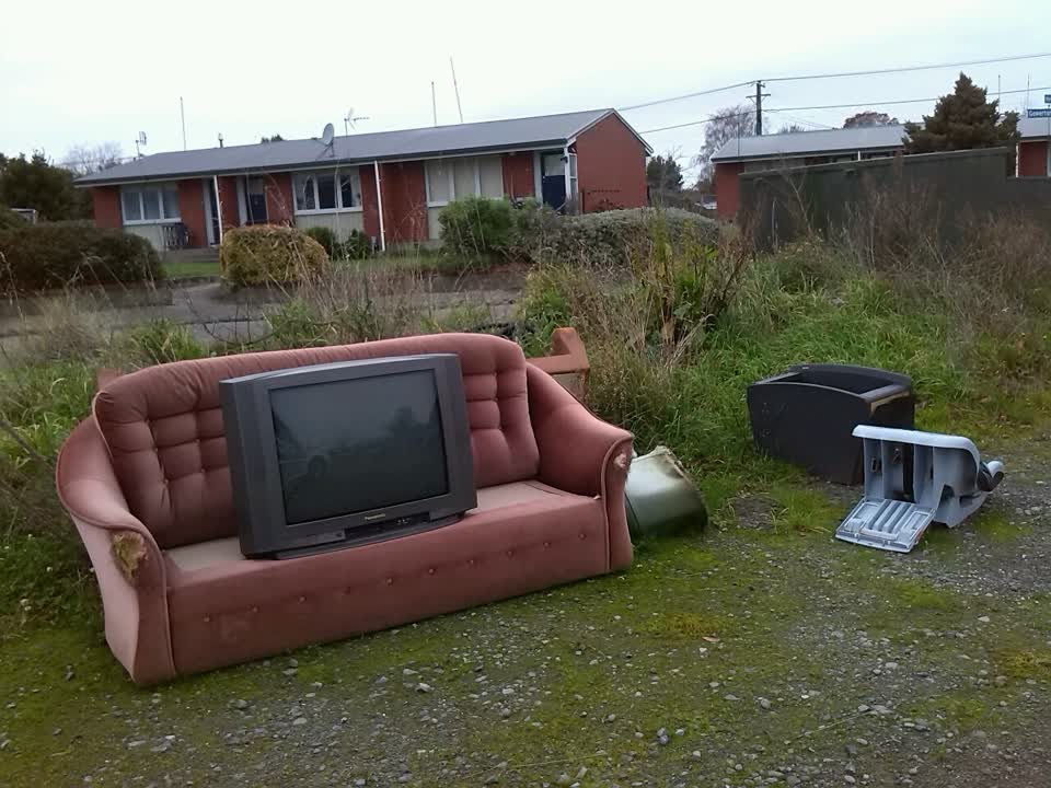 The photograph attached to this rubbish/recycling report