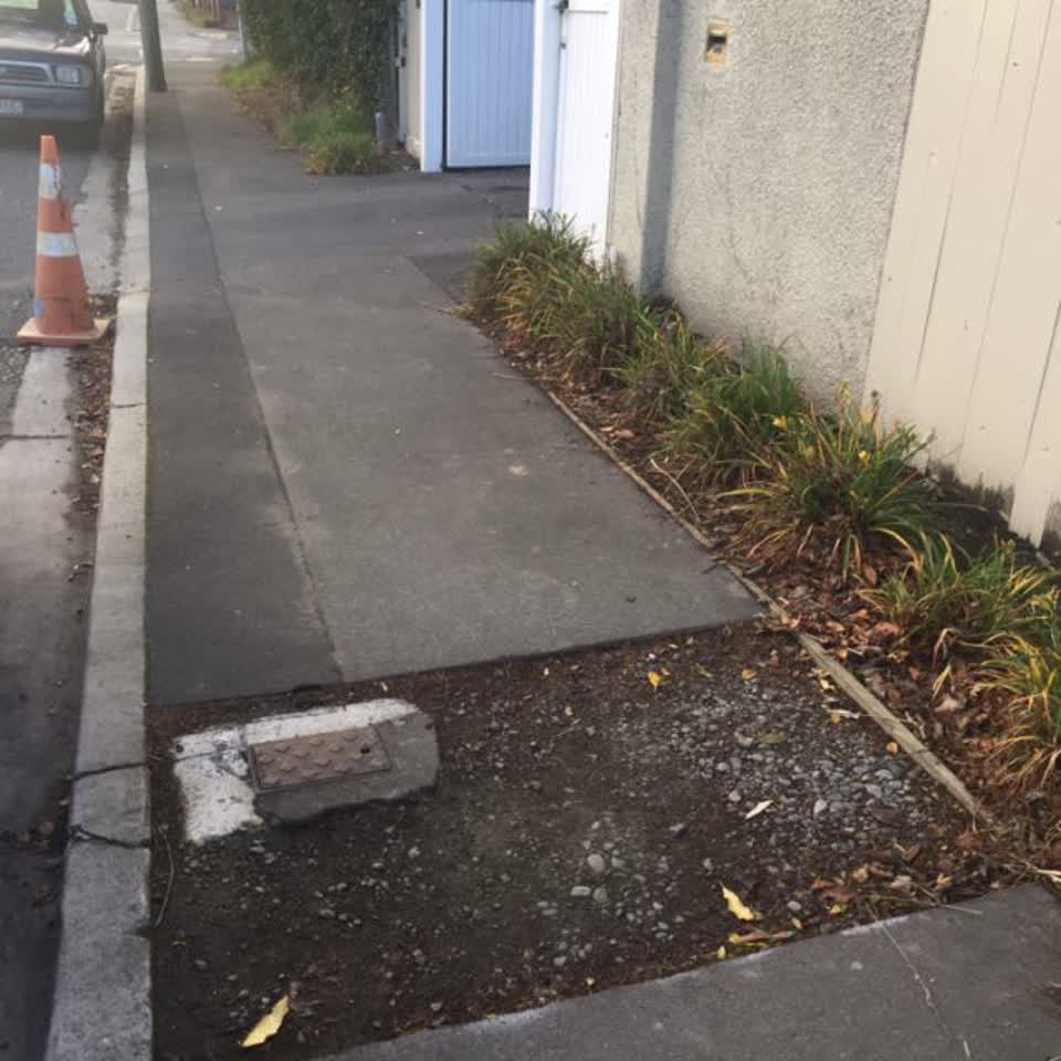 The photograph attached to this roading/streets report