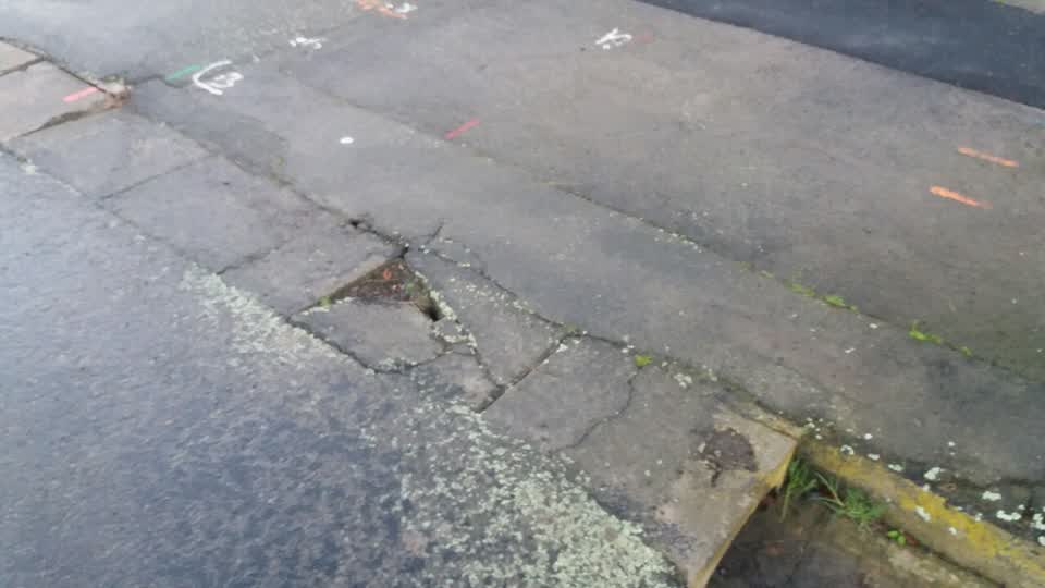 The photograph attached to this roading/streets report