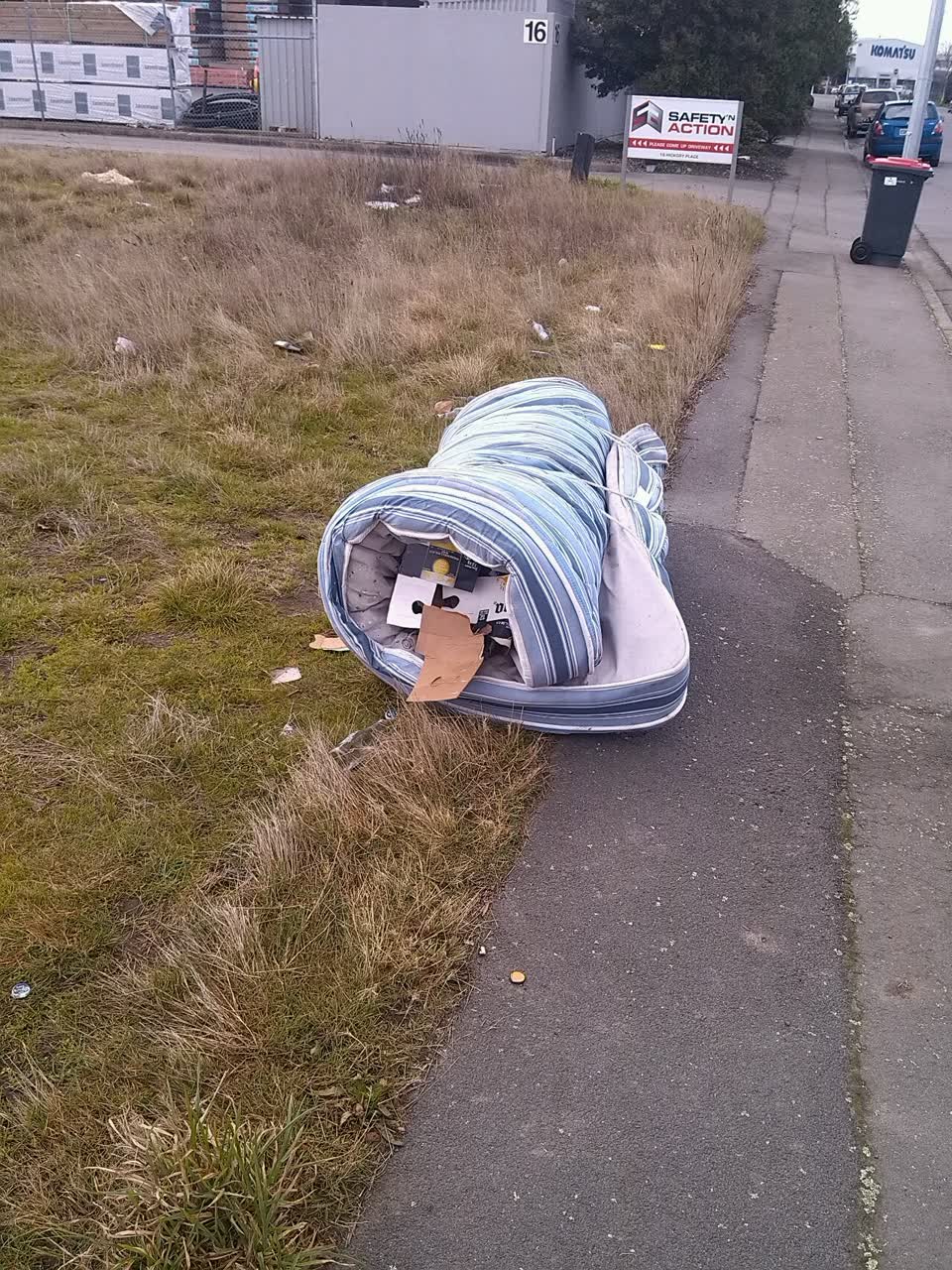 The photograph attached to this rubbish/recycling report